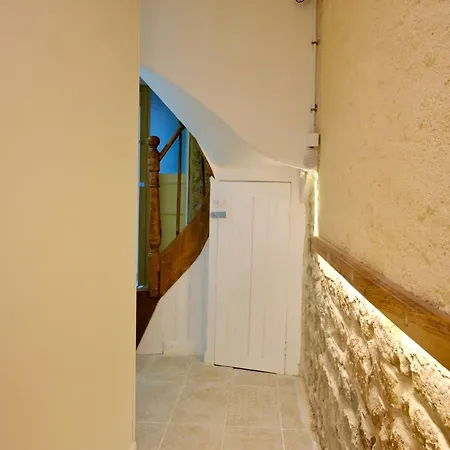 D-day Aparthotel *