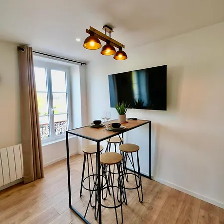 D-day Aparthotel