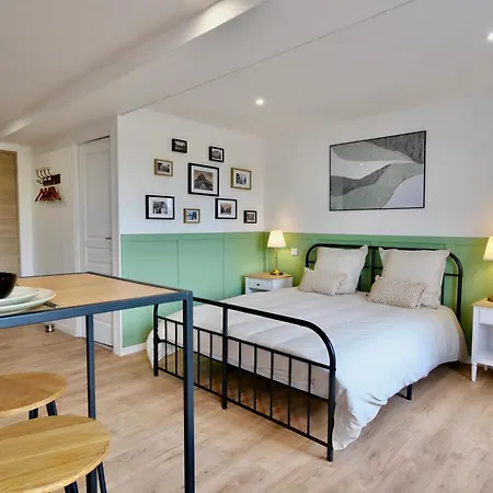 D-day Aparthotel