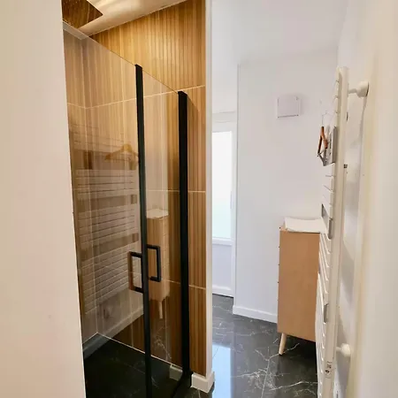 D-day Aparthotel *